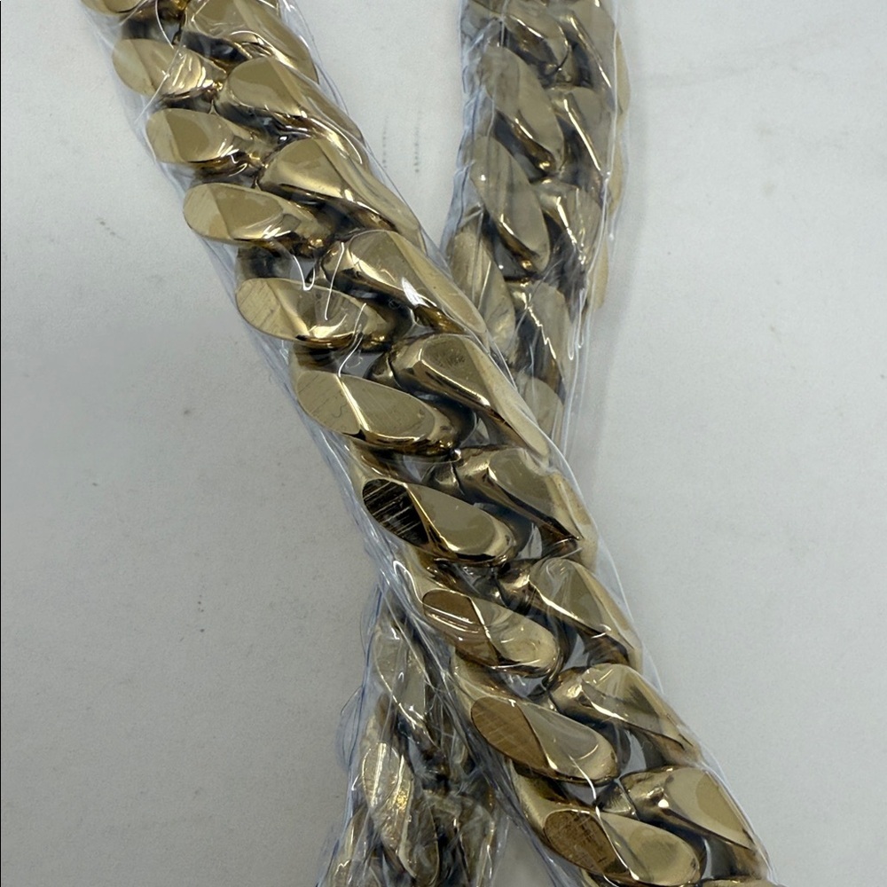 Cuban Chain Gold and Chain Necklace 8mm 24 inch New in plastic Jewelry - Picture 4 of 5